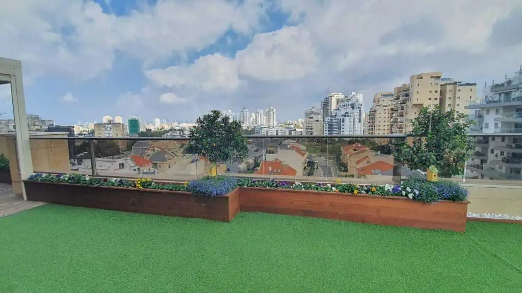 מה לבחור – דשא אמיתי או סינטטי