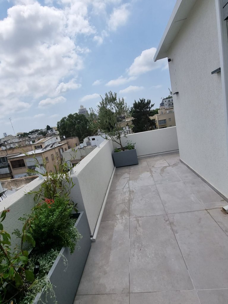 מרפסת על הגג 40 מטר - תל אביב - גן בגג