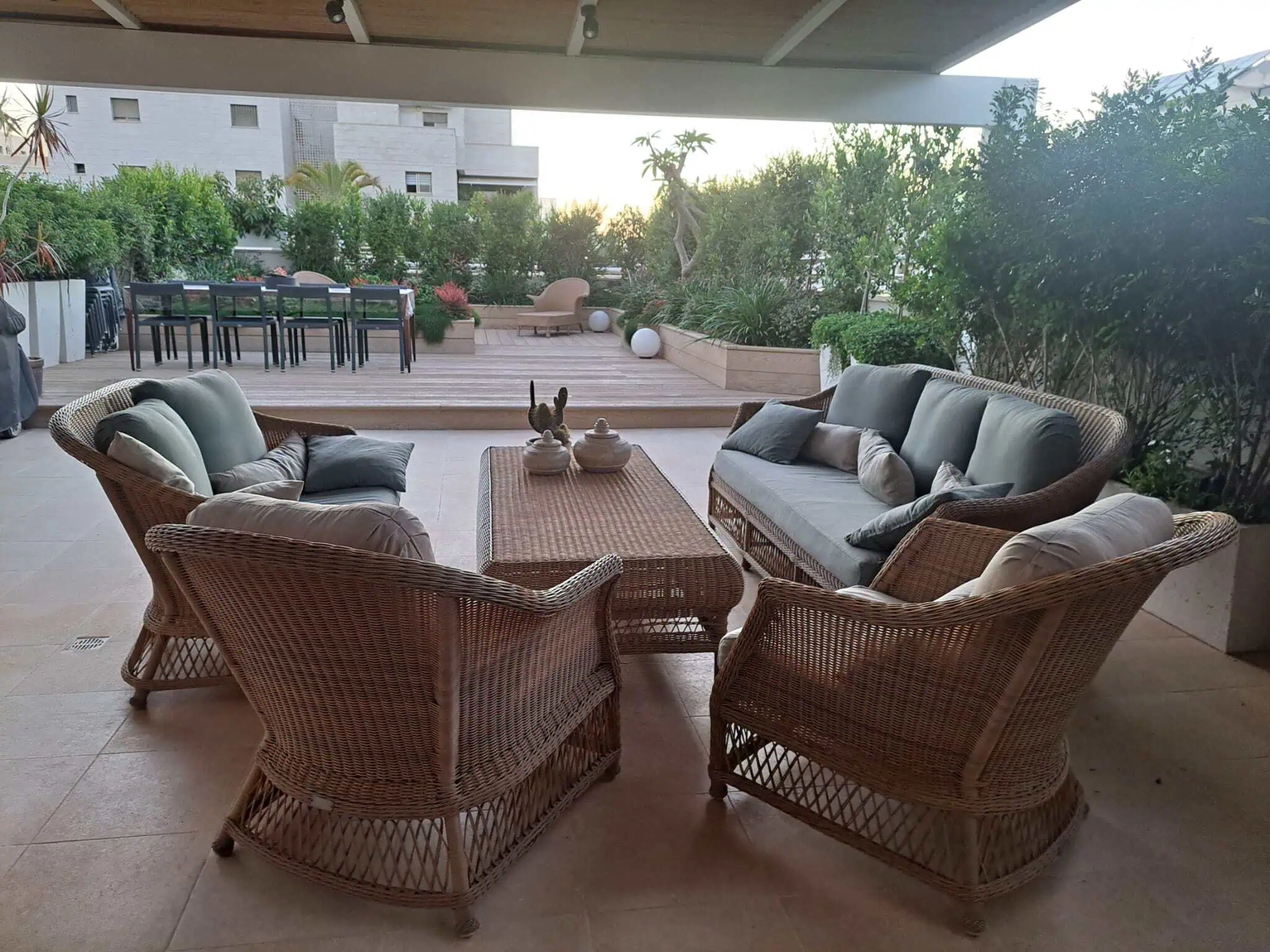 עיצוב הקמה ותכנון גינה במרפסת פתוחה